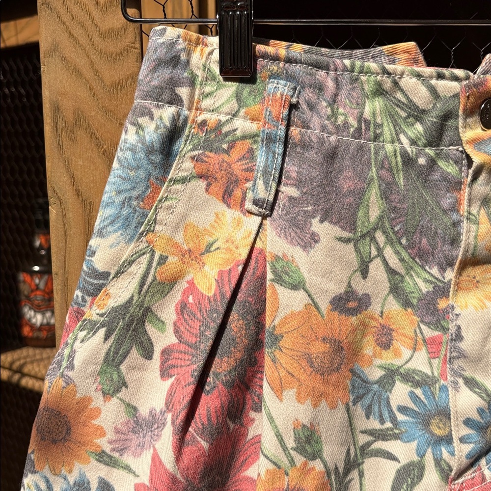 Vintage Paris Blues Floral Print Jean Shorts - Picture 3 of 10
